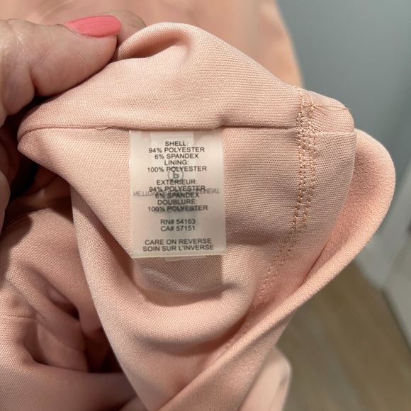 Ivanka Trump beautiful peach classic dress, rose gold button detail, zip back - Picture 7 of 9